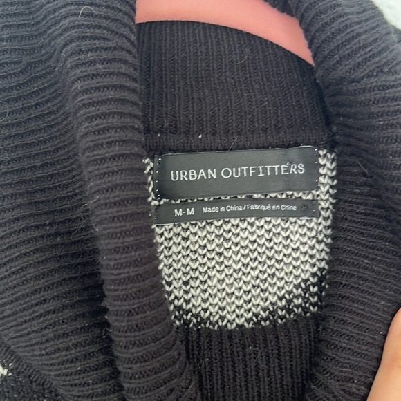 Urban Outfitters Black & Cream Geometric Print Oversized Knit Turtleneck M - Picture 9 of 9
